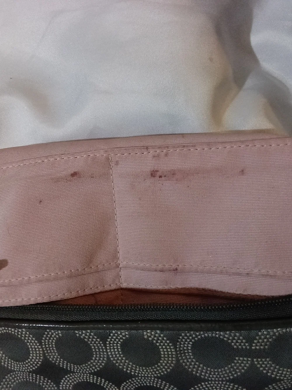 #24A Coach Madison Dotted Opt Art Grey & Silver Signature Wristlet